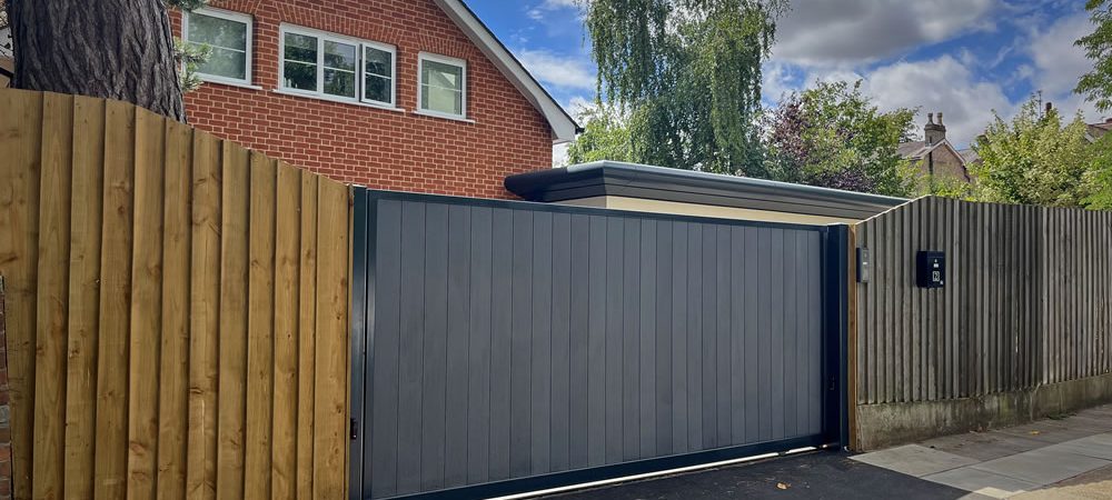 Questions to ask before hiring a reliable fencing company today