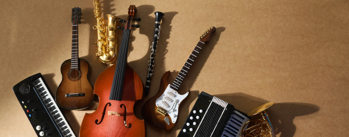 what’s the difference between a violin and a fiddle in sound and style