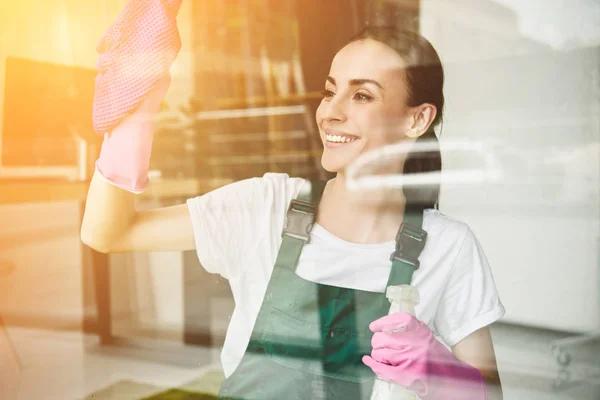 Reliable Window Cleaner Near Me for Sparkling Glass